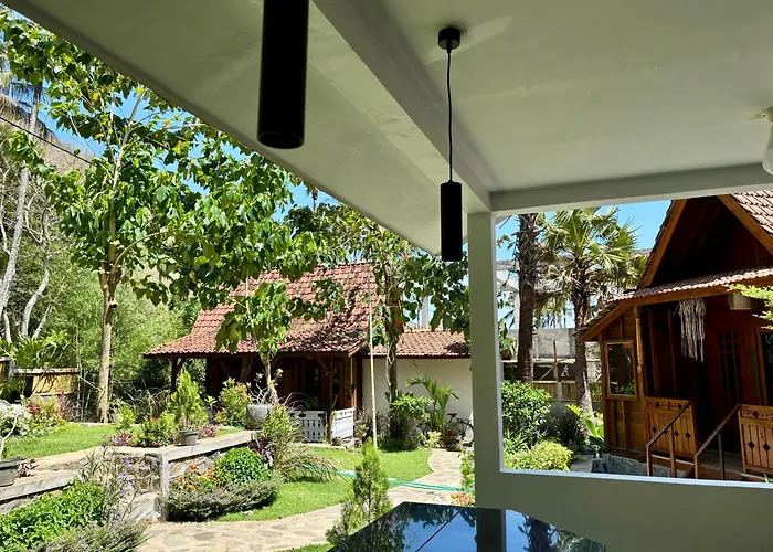 Hotel Beehive